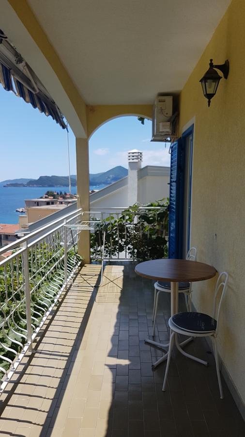 Apartmani Famelja Jovanovic Sveti Stefan Esterno foto