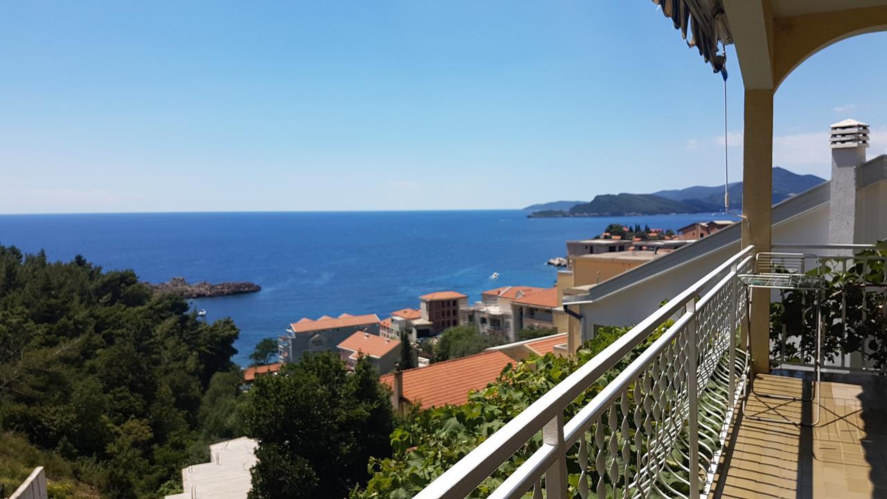 Apartmani Famelja Jovanovic Sveti Stefan Esterno foto