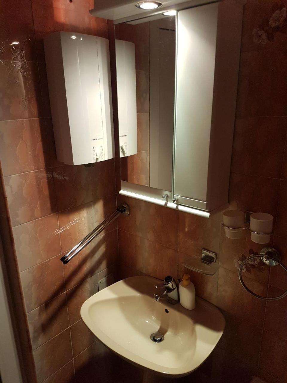 Apartmani Famelja Jovanovic Sveti Stefan Esterno foto